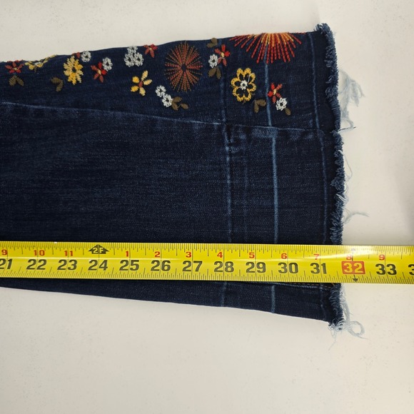 Ashley Mason Womens Flare Jeans Floral Embroidered Raw Hem Dark Wash 13/31 - Picture 9 of 9